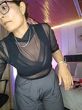 Rose_Thompson1 live cam on StripChat