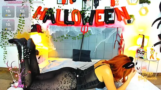 DellaRows live cam on StripChat