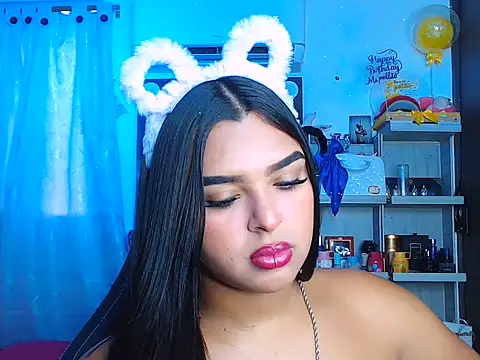 AISHAJOHNSON live cam on StripChat