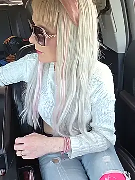 BeautifulBustyBlonde