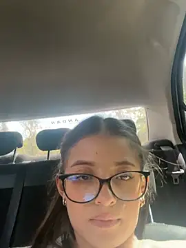 Arilw live cam on StripChat