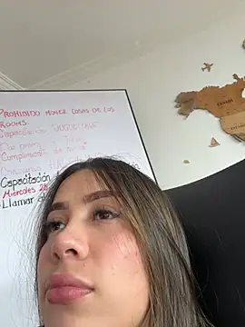Ivanna_West live cam on StripChat
