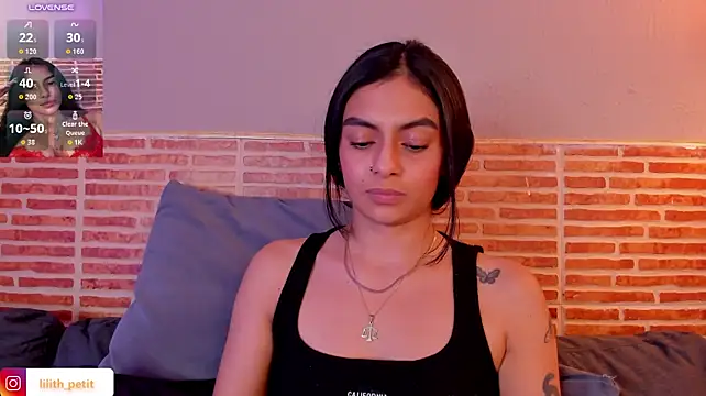 lilith_petit_ live cam on StripChat