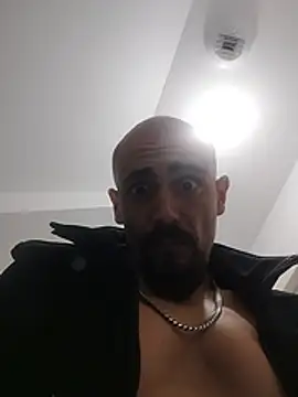 benjicunnycyprine live cam on StripChat