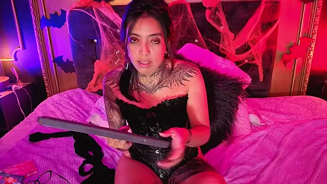 Gahia_Thompson live cam on StripChat