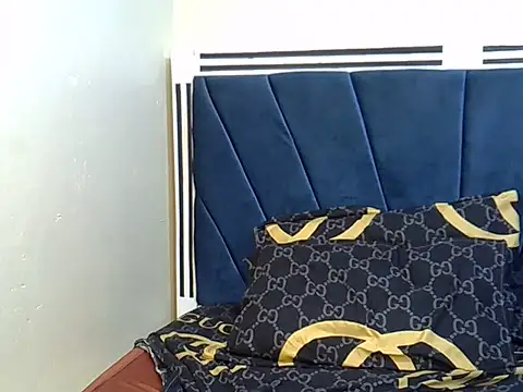 Royalbeib live cam on StripChat