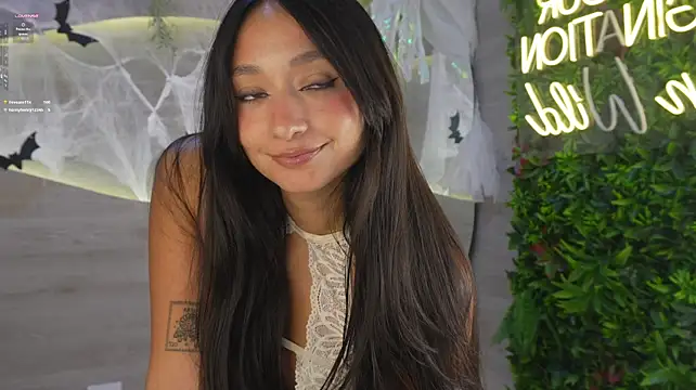 Naomi_Aoki live cam on StripChat