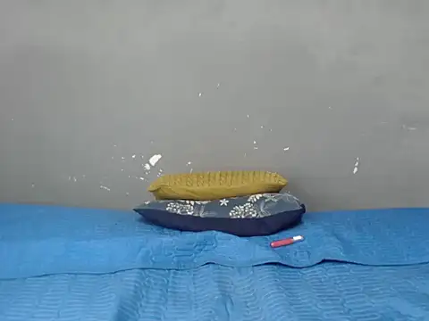 Sweetkittycandy live cam on StripChat