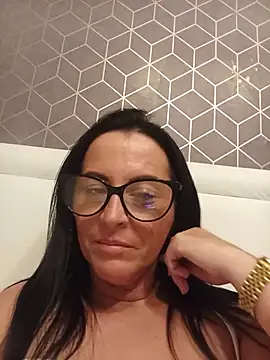 VelvetNaughty-Shem live cam on StripChat