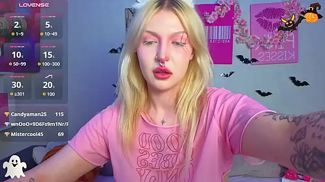 BlondieSummer live cam on StripChat