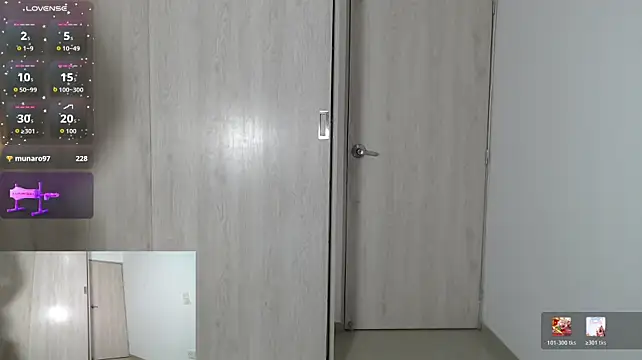 Tinymilf__ live cam on StripChat