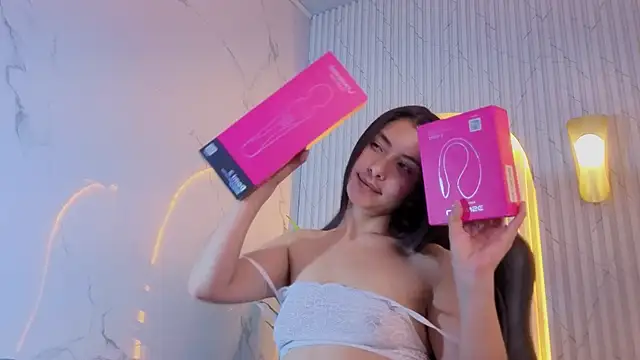 victoria_hernandez_t_ live cam on StripChat