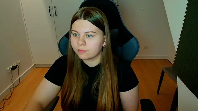 AbbyLuxee live cam on StripChat