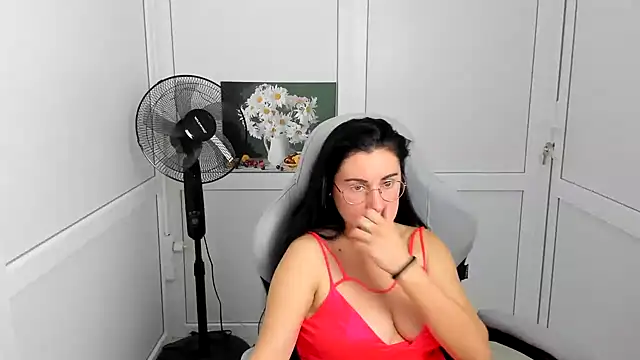 ChloeVibee live cam on StripChat