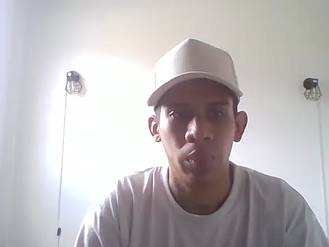 Ryan_Skyline_ live cam on StripChat