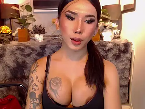 YourBabyGirlExists live cam on StripChat
