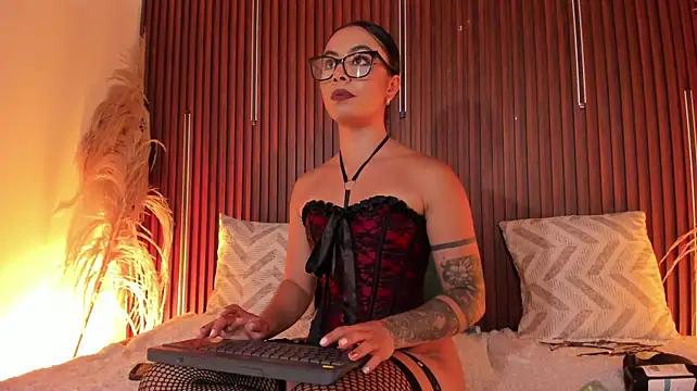Samaanthaa_ live cam on StripChat