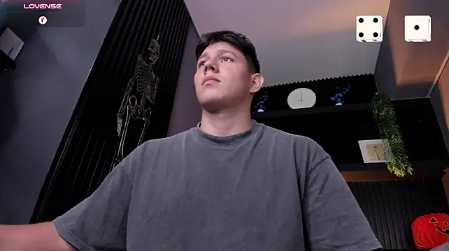 jamescr_ (M twink) - Whip out that big cock right now, James!