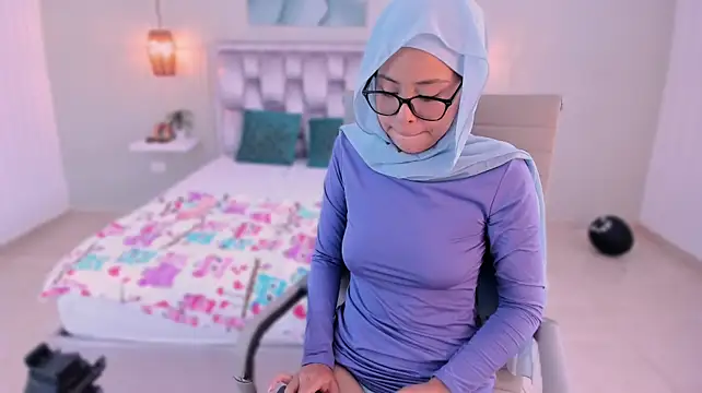 yara_monn (F young) - move my booty
