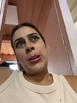 maribelle1 (G young) - Show boobs and play with ice