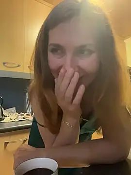 JasmineGlamour live cam on StripChat