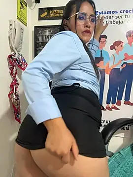 MAYE__13 live cam on StripChat