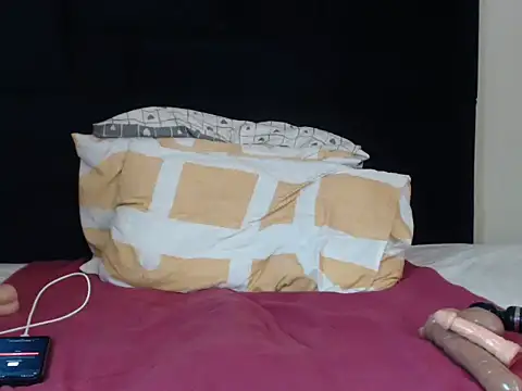 Chocolatebae86 live cam on StripChat