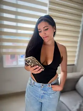 Veronica_Wins_ live cam on StripChat