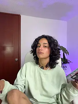 venuzz_99 live cam on StripChat