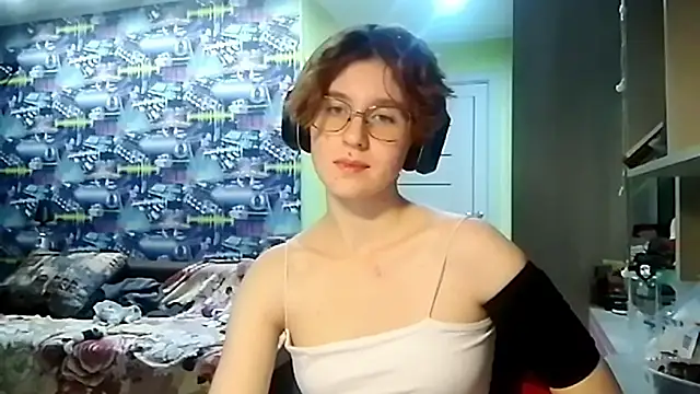 ThersaNoe live cam on StripChat