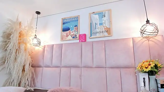 Tokio_Glow live cam on StripChat
