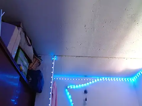 xBonyxx live cam on StripChat