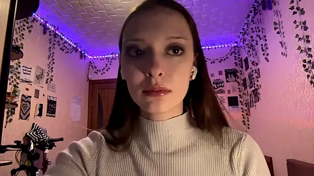 LoretaRosek live cam on StripChat