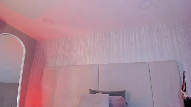 Arya-02 live cam on StripChat