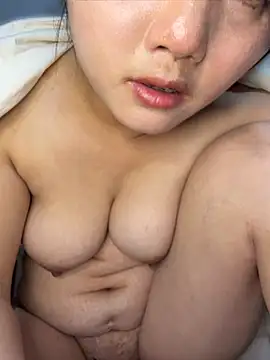 Nuomi6 live cam on StripChat