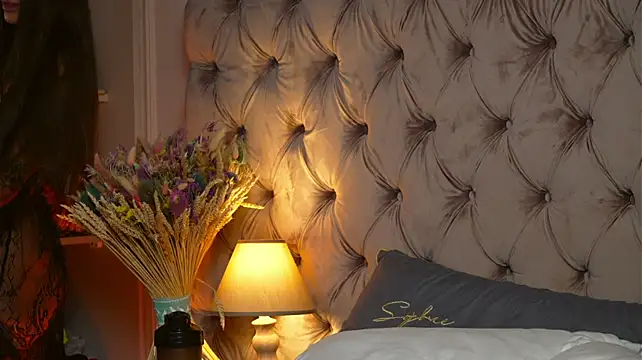 miriam_fox's live room