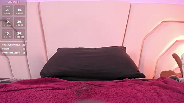 Abby_black_star webcam