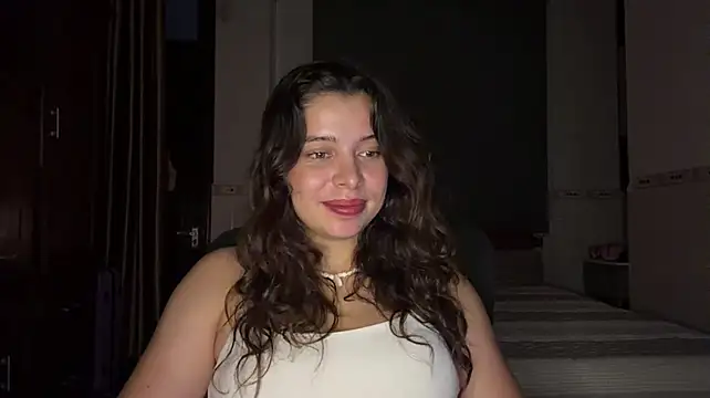 KayleneLoukanis live cam on StripChat