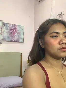 YaraSmith webcam