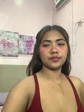 YaraSmith live cam on StripChat