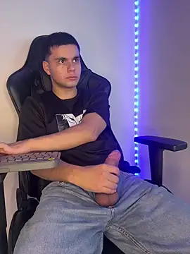 Liam_Mateo live cam on StripChat
