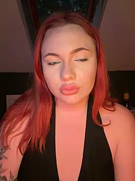 Odettluxy live cam on StripChat