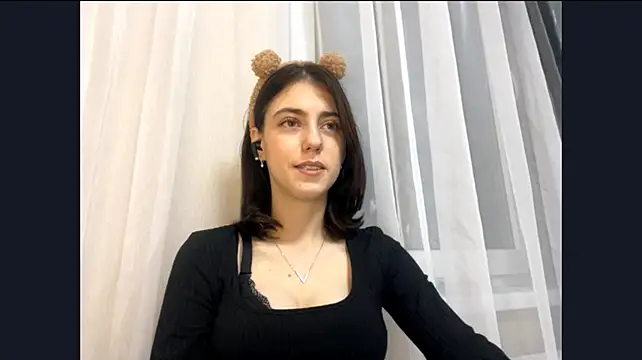 JessicaRomjue live cam on StripChat