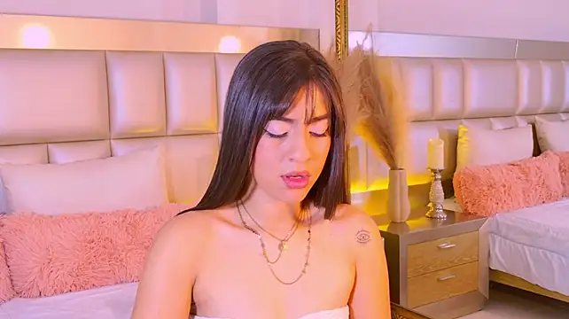MiaKallo live cam on StripChat