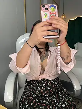 Cassie_Bloom_ live cam on StripChat