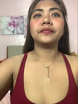YaraSmith webcam