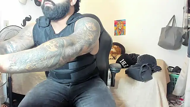 Lyon_vach live sex cam