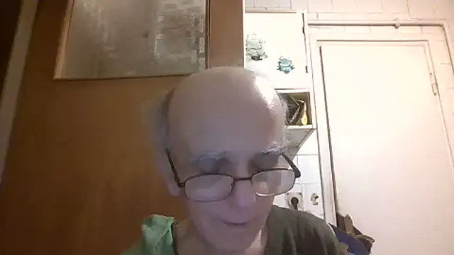 mariusica1@xh live cam on StripChat