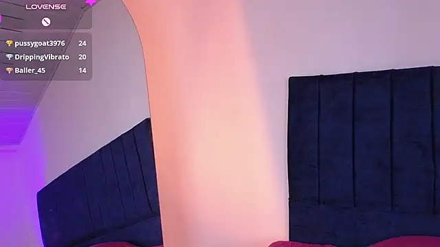 Katiaa_n live cam on StripChat