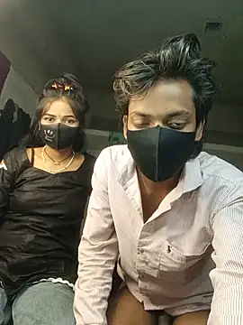 Romantic-couple10 live cam